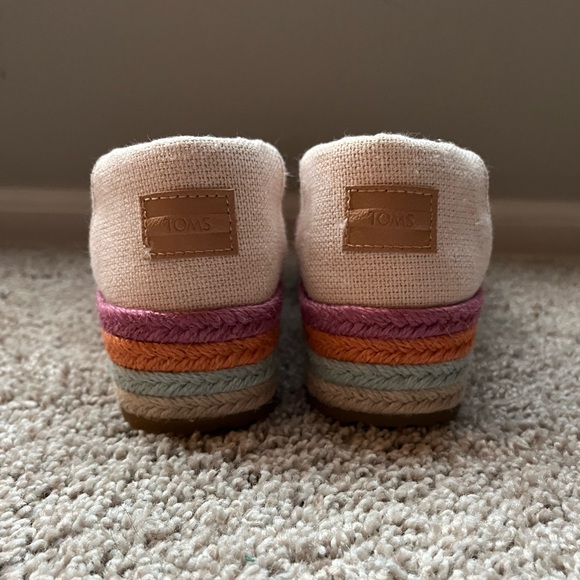 Tom’s 7.5 Worn once - Picture 2 of 5